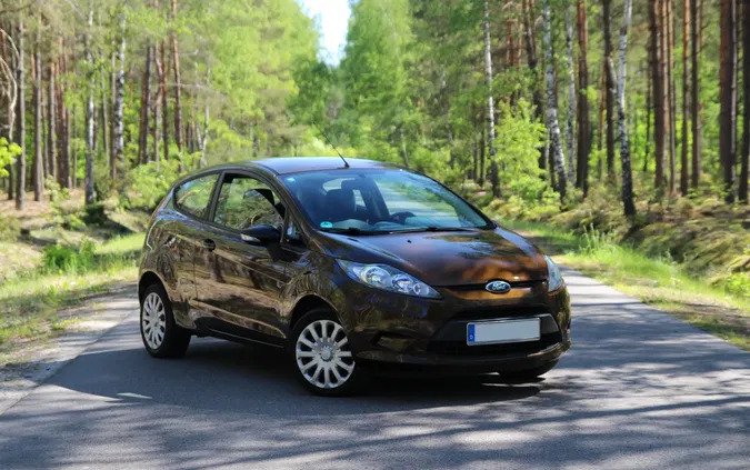 ford Ford Fiesta cena 21900 przebieg: 76000, rok produkcji 2011 z Kożuchów